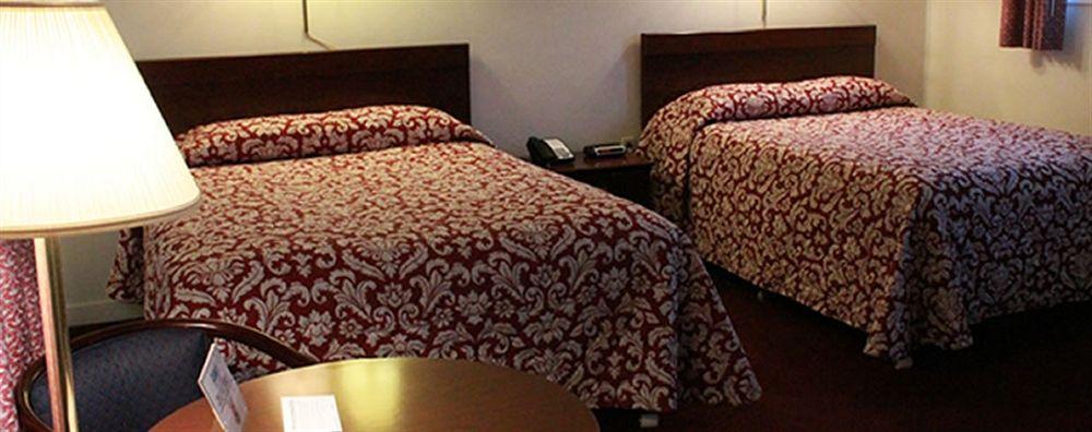 Berkshire Inn พิตส์ฟิลด์ ภายนอก รูปภาพ
