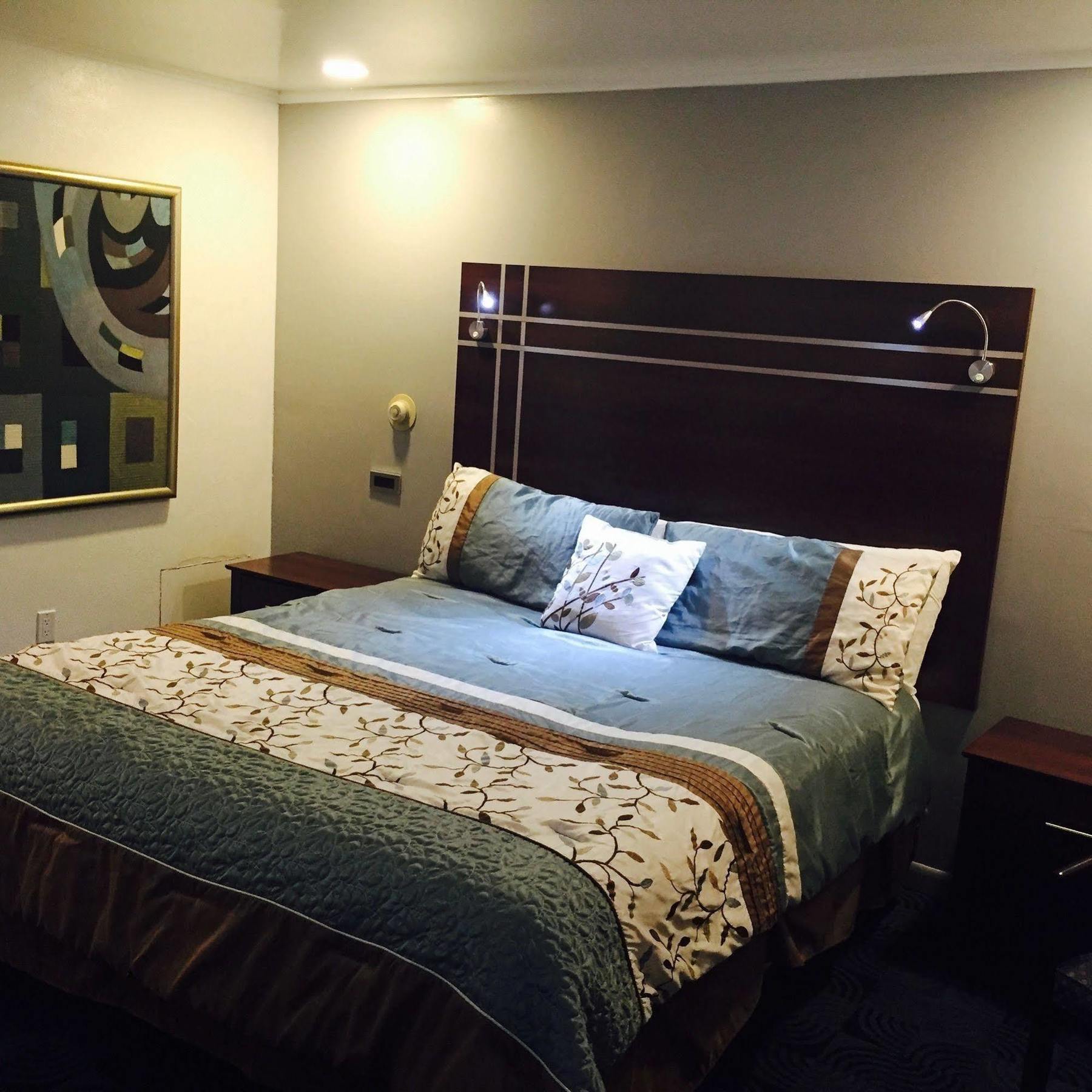 Berkshire Inn พิตส์ฟิลด์ ภายนอก รูปภาพ